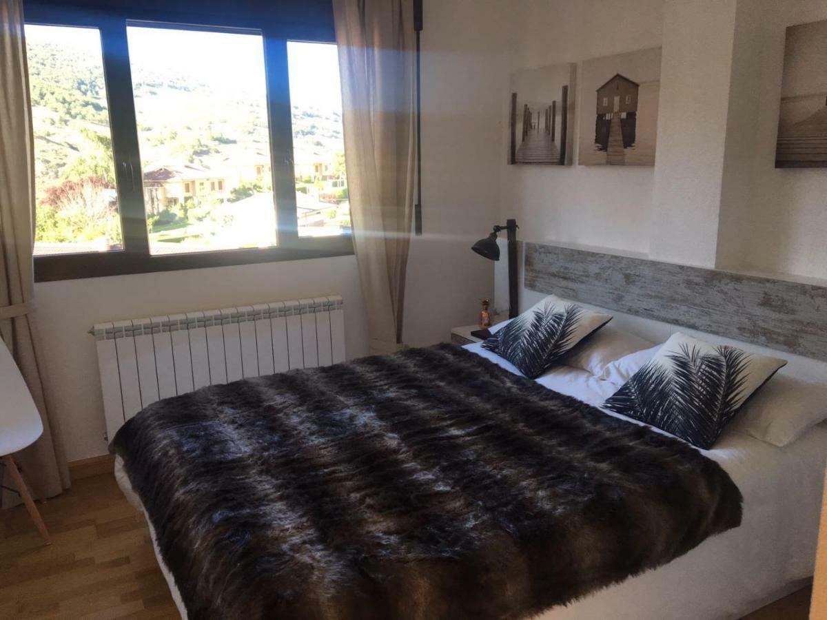 Zorraquín Apartamento Ezcaray Con Piscina מראה חיצוני תמונה